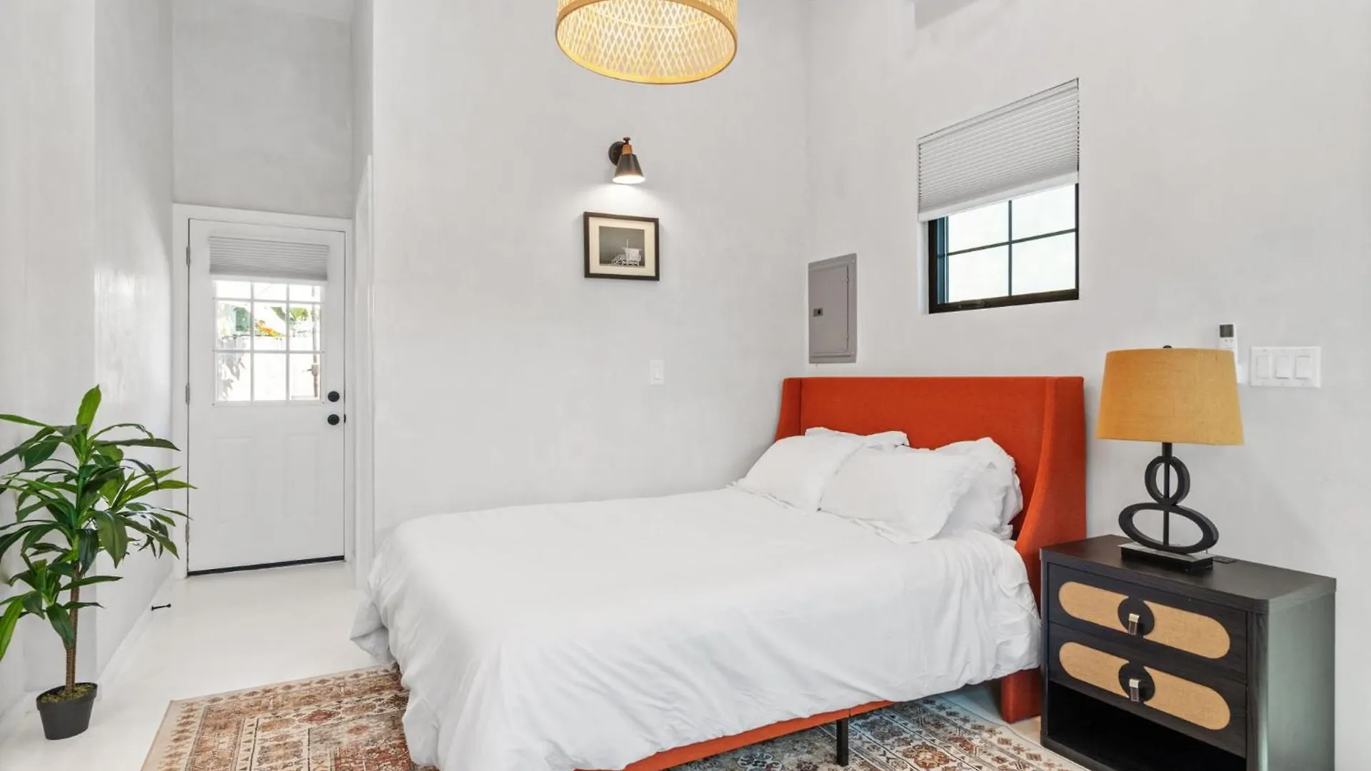 Couch Surfer Apartment Los Angeles United States